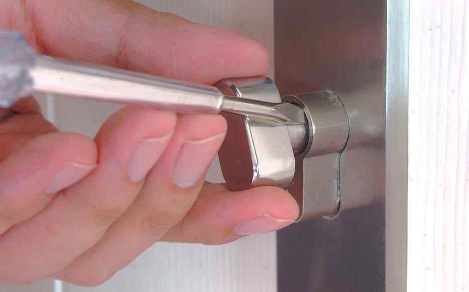 changer serrure porte pvc Verneuil-sur-Seine